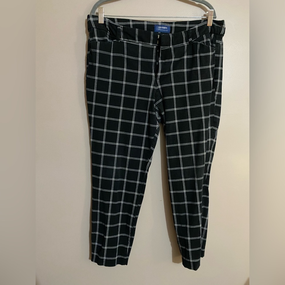 Old Navy plaid pixie size 16 black/white